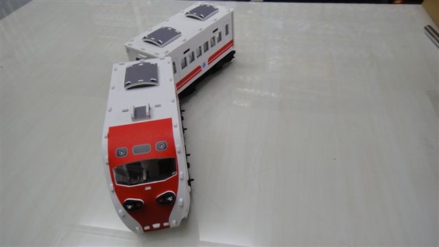 3D 普悠玛火车拼图组